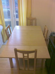 EXTENDABLE 4 SEATER DINIG TABLE AND CHAIRS