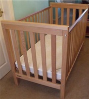 Mamas & papas metro cot