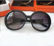 Replica Chanel elegant black frame sunglasses