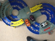 Shake and go race track