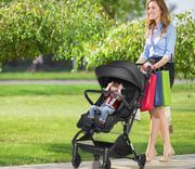 Prevent infants from tipping over with the foldable stroller featuring